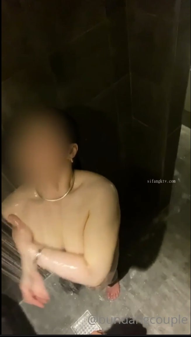 絶倫の童貞大学生宅にコンドームを1つだけ渡された美乃すずめが一泊したら…　美乃すずめ